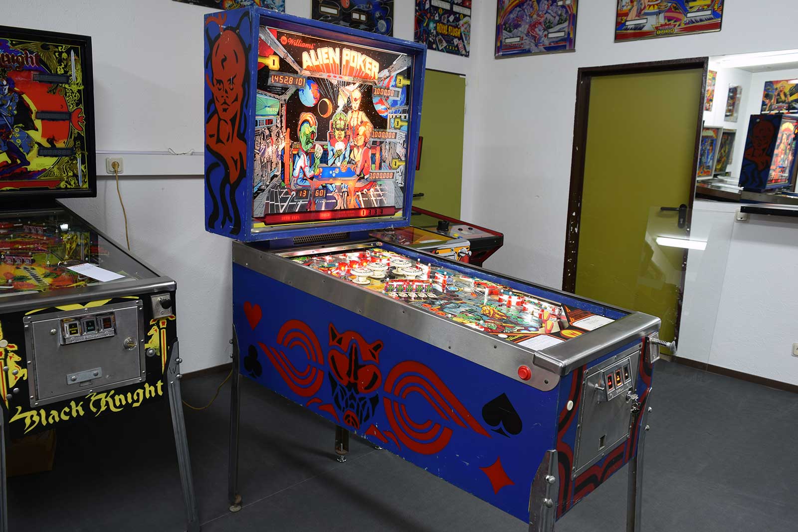 Flipperautomat Williams Alien Poker, 1980 kaufen bei PinballDreams